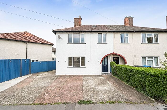 3 Bedroom End Terrace House For Sale In Norbury Avenue, Thornton Heath, CR7