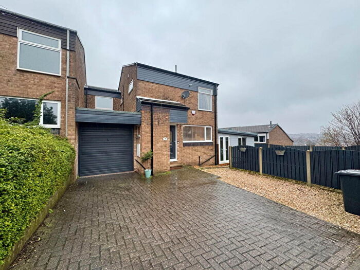 3 Bedroom Link Detached House For Sale In Maple Place, Chapeltown, Sheffield, S35
