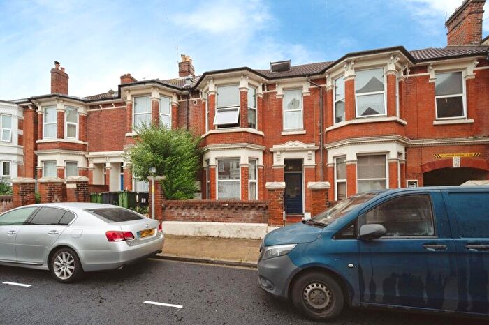 1 Bedroom Flat For Sale In Albert Grove, Southsea, Hampshire, PO5