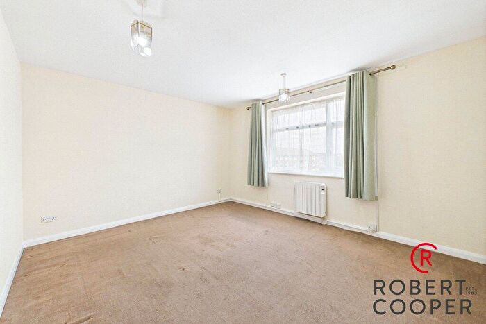 2 Bedroom Apartment To Rent In Victoria Road, Ruislip, HA4