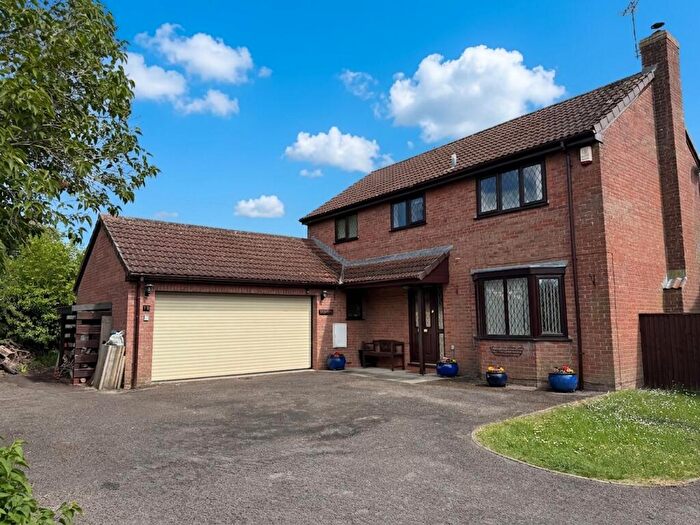 4 Bedroom Detached House For Sale In Brookfield Close, Chipping Sodbury, BS37