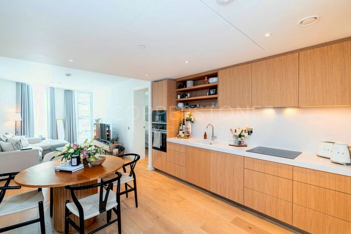 2 Bedroom Flat To Rent In Village Courtyard, London, SW11