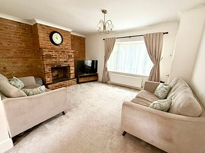 3 Bedroom Terraced House To Rent In Pillions Lane, Hayes, UB4