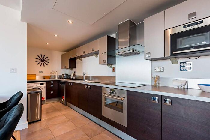 2 Bedroom Penthouse To Rent In Neutron Tower, , Canary Wharf, London, E14