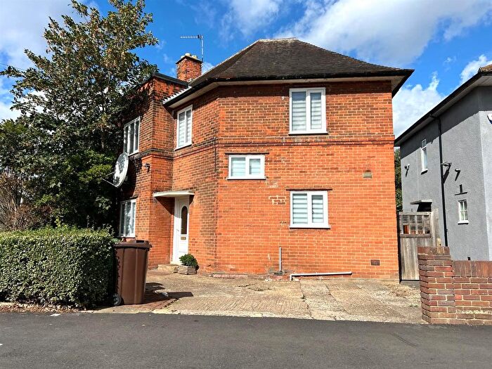 3 Bedroom Property For Sale In Gainsborough Road, Dagenham, RM8