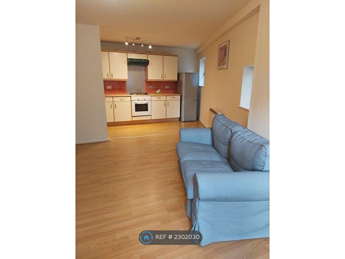 2 Bedroom Flat To Rent In City Heights, Birmingham, B4