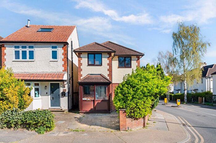 3 Bedroom Detached House To Rent In Bond Road, Surbiton, KT6