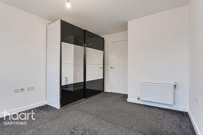 1 Bedroom Flat For Sale In Stones Avenue, Dartford, DA1