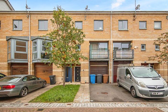 3 Bedroom Town House For Sale In Maude Street, Ipswich, IP3
