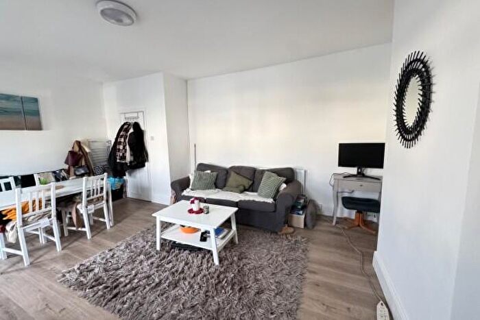 1 Bedroom Flat To Rent In Richards Terrace Cardiff, CF24