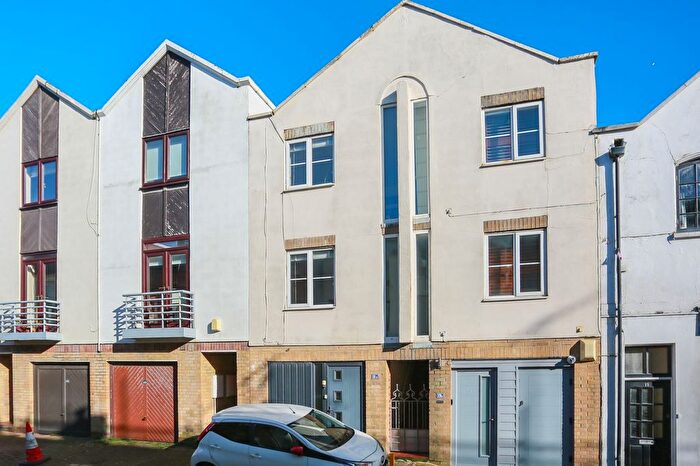 3 Bedroom Terraced House For Sale In St. Johns Road, Hove, BN3