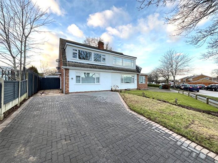 3 Bedroom Semi Detached House For Sale In Courtfield Avenue, Lordswood, Kent, ME5