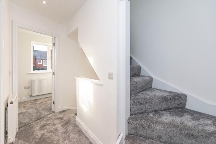 3 Bedroom Town House For Sale In Back Garden Street, Castleford, WF10