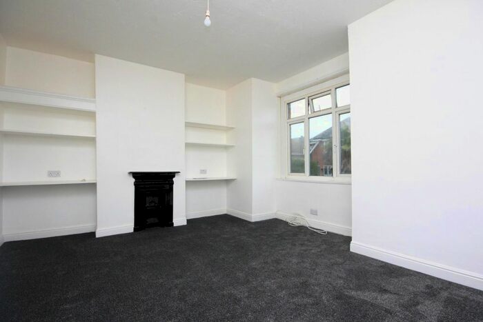 1 Bedroom Flat To Rent In Clearmount Road, Weymouth, DT4