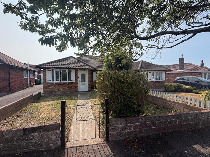 3 Bedroom Semi-Detached Bungalow For Sale In East House Avenue, Stubbington, Fareham, PO14