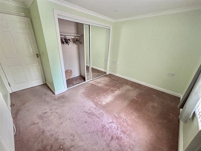 2 Bedroom Flat For Sale In Carlyon Road, St. Austell, PL25