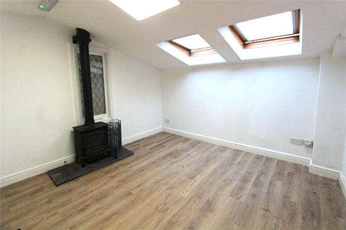 1 Bedroom Apartment To Rent In Durford Road, Petersfield, Hampshire, GU31