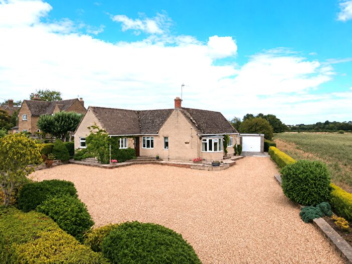2 Bedroom Detached Bungalow For Sale In Bruern Road, Milton-Under-Wychwood, OX7