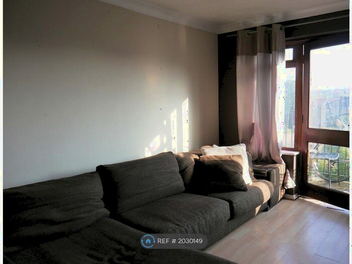 1 Bedroom Flat To Rent In Nelson House, Greenhithe, Kent, DA9