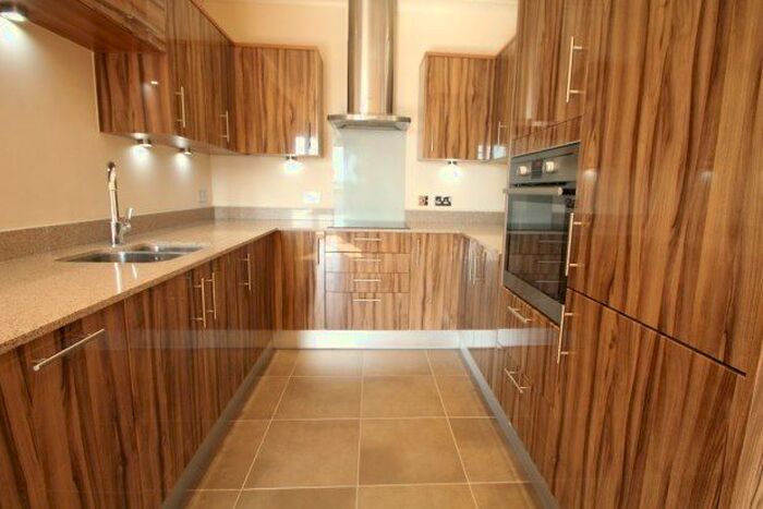 1 Bedroom Flat To Rent In Mackintosh Street, Bromley, BR2