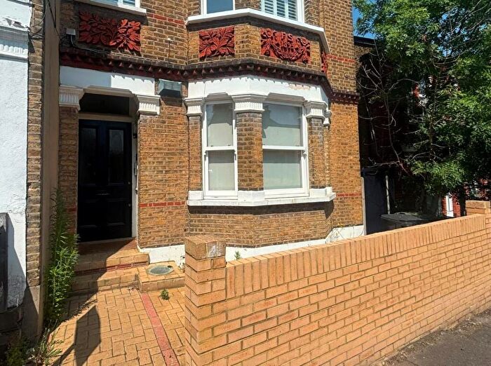 1 Bedroom Apartment To Rent In St. Julians Farm Road, West Norwood, London, SE27