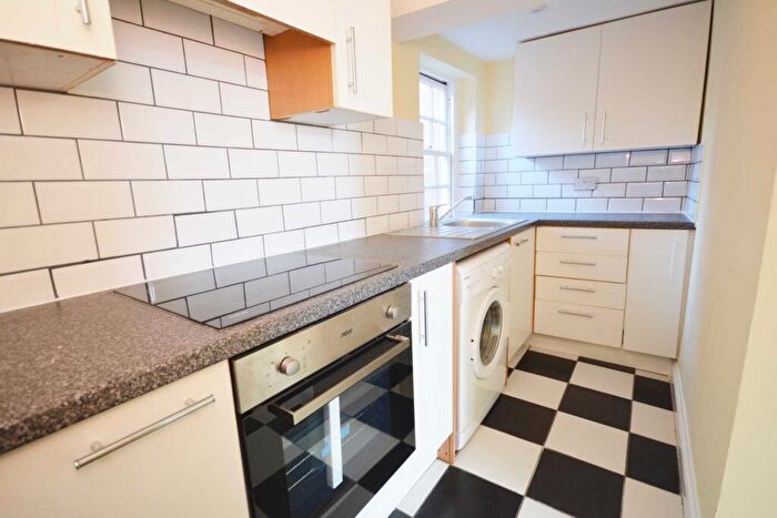 1 Bedroom Apartment To Rent In High Street, Chesham, HP5