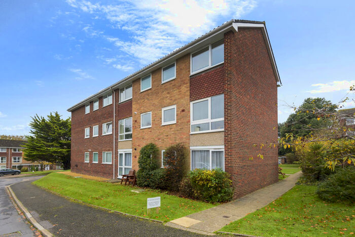 2 Bedroom Maisonette To Rent In Marryat Court, Highcliffe, BH23