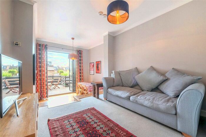 2 Bedroom Flat To Rent In Alma Road, The Tonsleys, SW18
