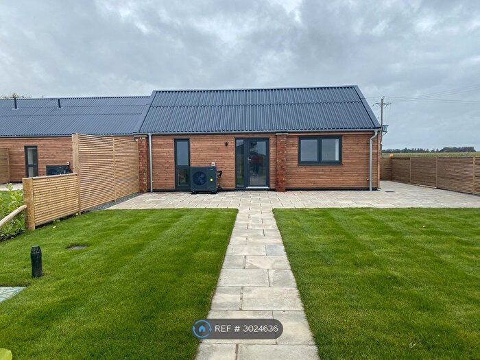 4 Bedroom Semi-Detached House To Rent In Newham Drain, New York, Lincoln, LN4