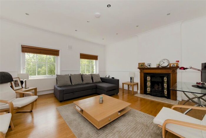 2 Bedroom House To Rent In Highbury Crescent, Islington, N5