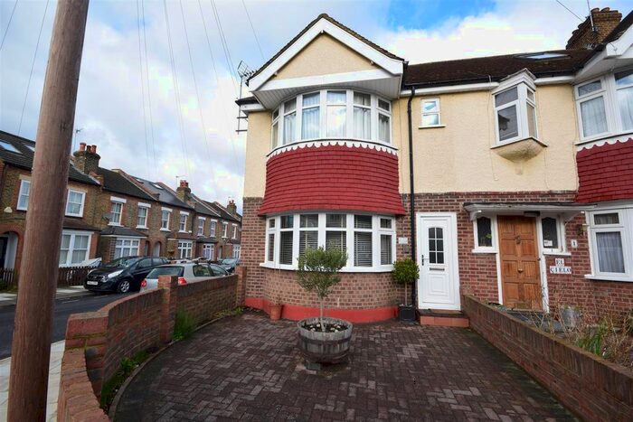 1 Bedroom Flat To Rent In Seaton Close, Whitton, Twickenham TW2