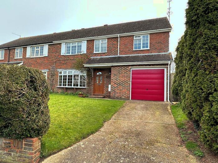 4 Bedroom Semi-Detached House For Sale In Hyde Street, Upper Beeding, West Sussex, BN44
