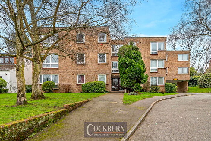 2 Bedroom Flat For Sale In Mottingham Lane, Mottingham, SE9