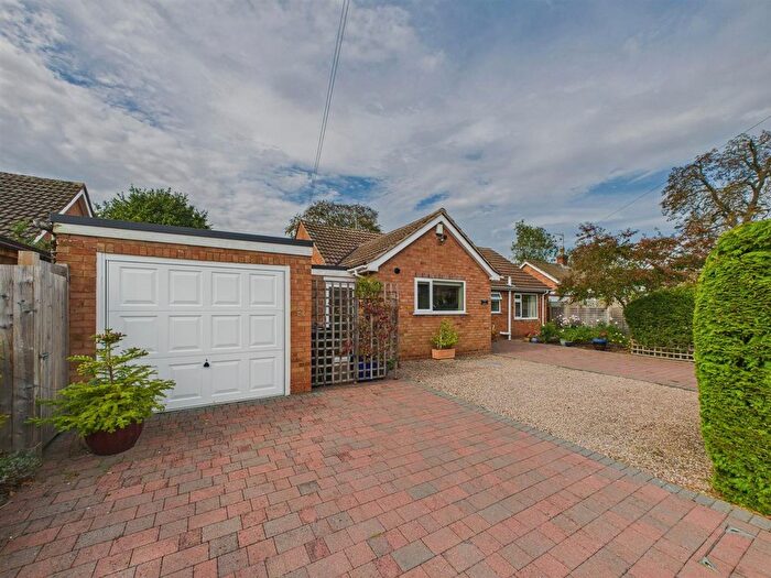 3 Bedroom Detached Bungalow For Sale In Brookfield, Malvern Link, WR14