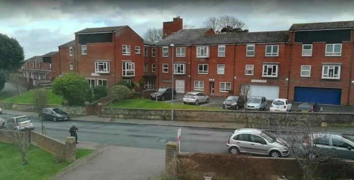 1 Bedroom Flat To Rent In Carew Road, Eastbourne, BN21