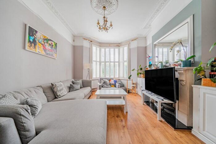 4 Bedroom House To Rent In Lavender Sweep, Battersea, London, SW11