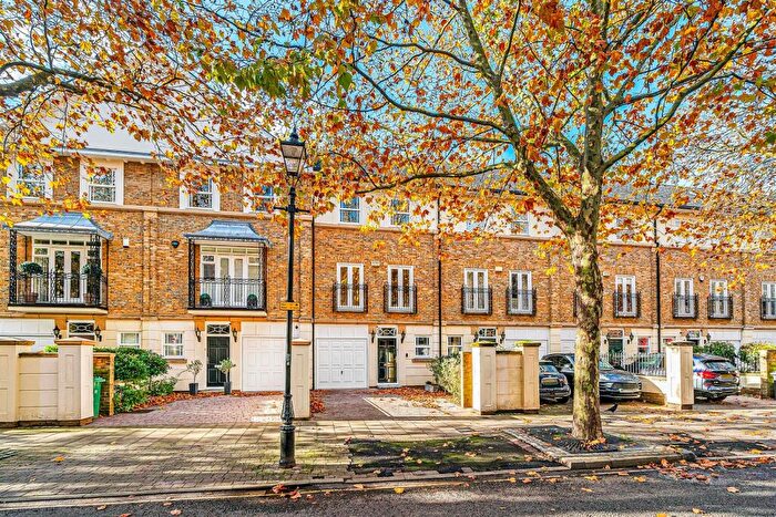 4 Bedroom House To Rent In Wyatt Drive, Barnes, SW13