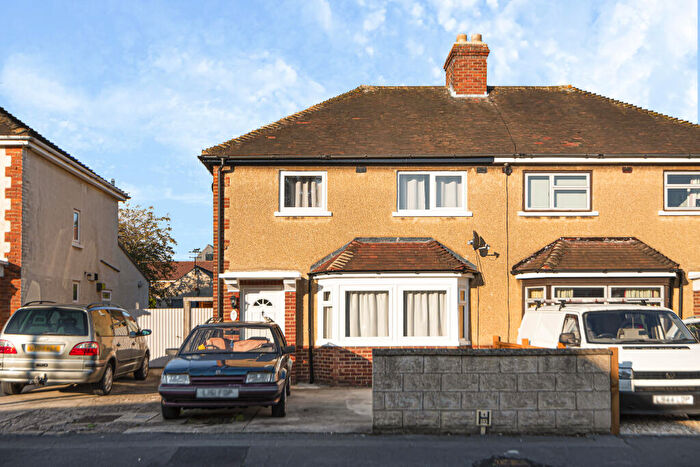 3 Bedroom Semi-Detached House To Rent In Cranmer Road, Cowley, OX4