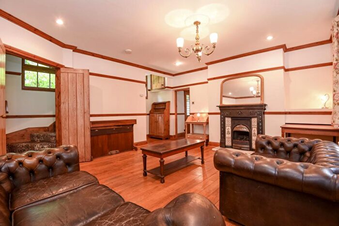 2 Bedroom Cottage To Rent In Shillingford Hill, Nr Wallingford, OX10