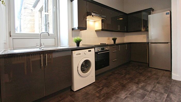 4 Bedroom Flat To Rent In Polwarth Gardens, Edinburgh, EH11