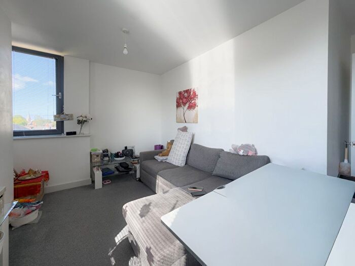 1 Bedroom Flat To Rent In Kings Road, Reading, RG1