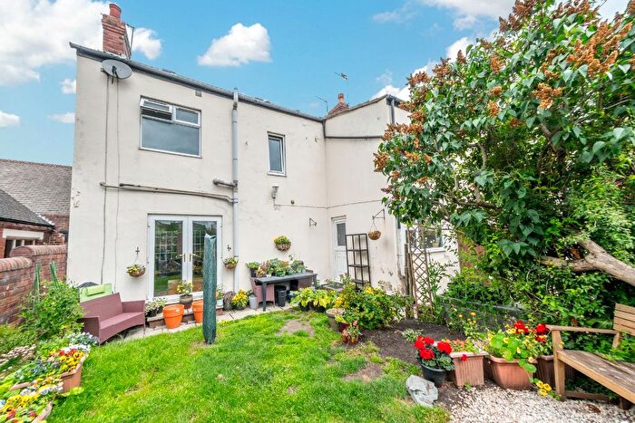 3 Bedroom Semi-Detached House For Sale In Love Lane, Pontefract, WF8