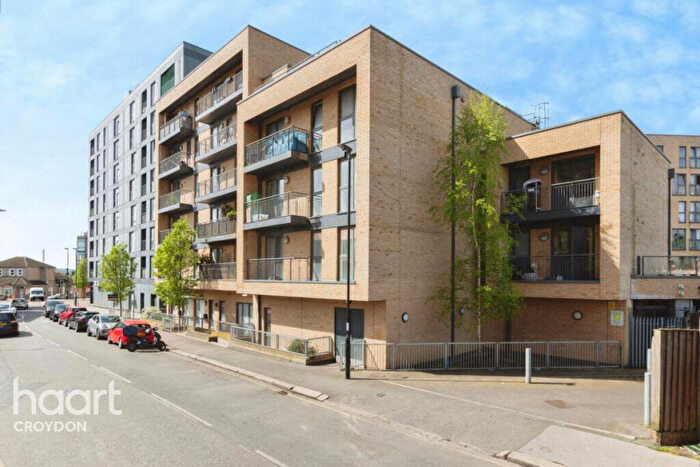 2 Bedroom Block Of Apartments For Sale In Bensham Lane, Croydon, CR0