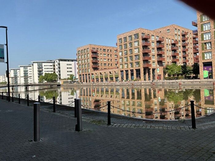 2 Bedroom Flat To Rent In Baillie Apartments, Lock Side Way, London, E16
