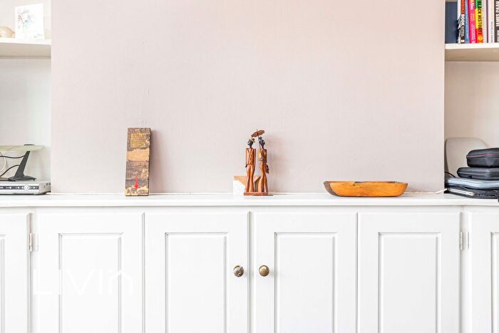 1 Bedroom Flat For Sale In South Norwood Hill, London, SE25