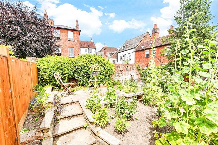1 Bedroom Maisonette For Sale In Dene Street, Dorking, Surrey, RH4