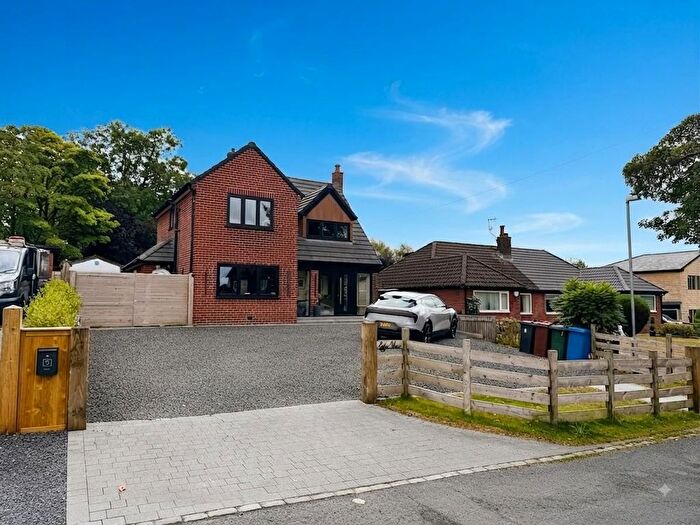 3 Bedroom Detached House For Sale In Esk Avenue, Edenfield, Ramsbottom, Bury, BL0