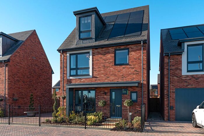 4 Bedroom Detached House For Sale In Himley Village, Middleton Stoney Road, OX26