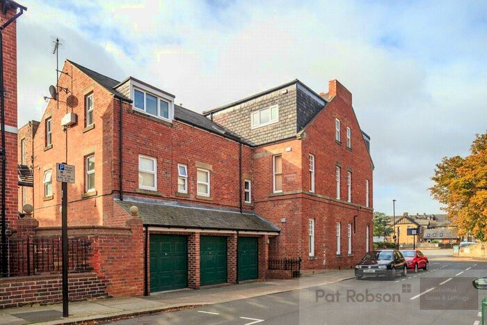 1 Bedroom Apartment To Rent In Tankerville Place, Jesmond, Newcastle Upon Tyne, NE2