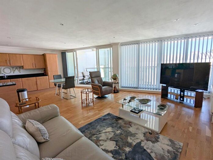 2 Bedroom Flat For Sale In Luccombe Road, Shanklin, PO37